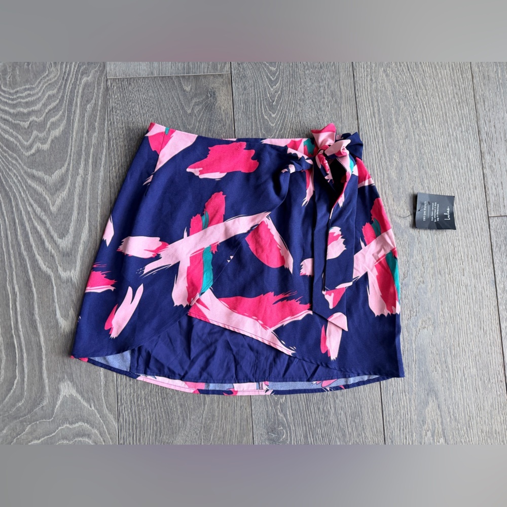 Lulus Abstract Print Wrap Front Skirt Size XS